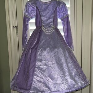 Girls Purple Velour Princess dress size small (7-8) NWOT.